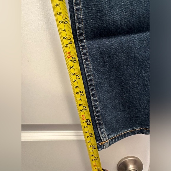 Re/Done Originals High Rise Ankle Crop
Dark Wash Button Fly 25 - Picture 11 of 12